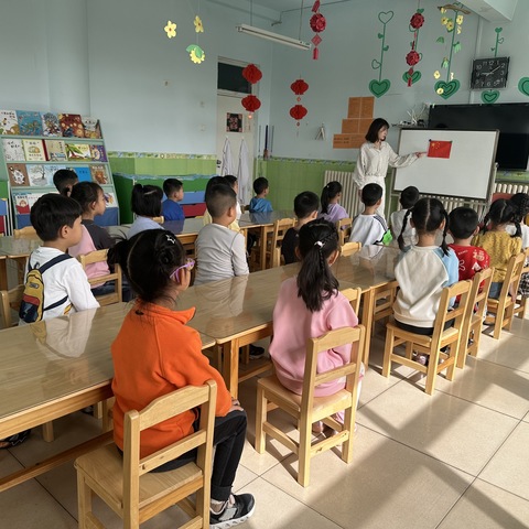 国旗飘扬，伴我成长——蓟州区第一小学幼儿园大一班幼小衔接活动之参加升旗仪式