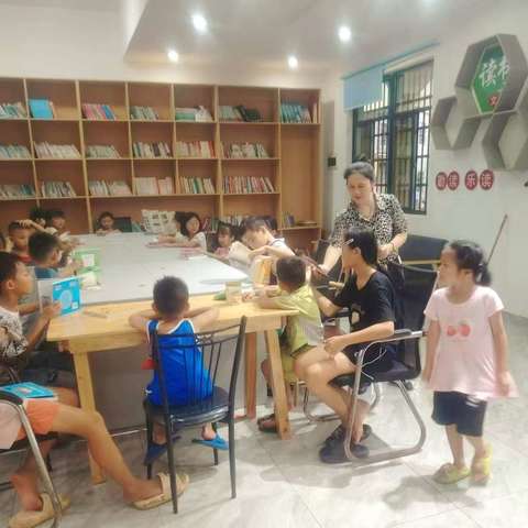 桥头镇妇联开展“弘扬东坡文化 传承家风家训”亲子阅读活动暨“最美家庭”宣讲活动。