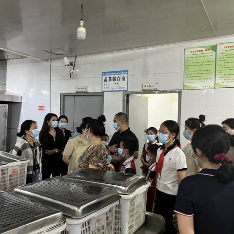 眼见为“食”，“味”爱护航———恩阳区柳林小学开展“食堂开放日”活动