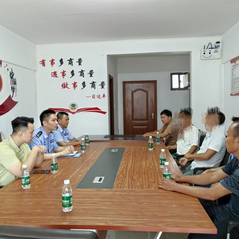 省琼山戒毒所驻陵水社戒社康工作指导中心工作组联合县政法委到英州镇开展社会面吸毒人员慰问活动