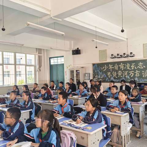 新城乡中心小学英语组教研活动