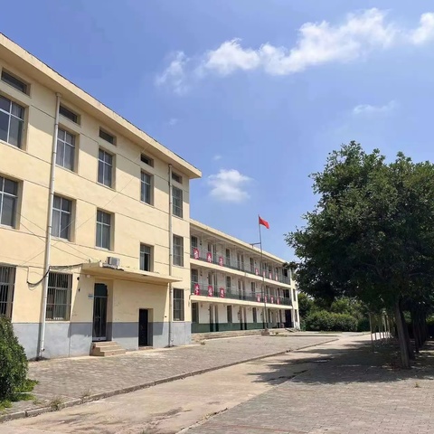 临渭区孝义一中德育教育——中学生仪容仪表要求