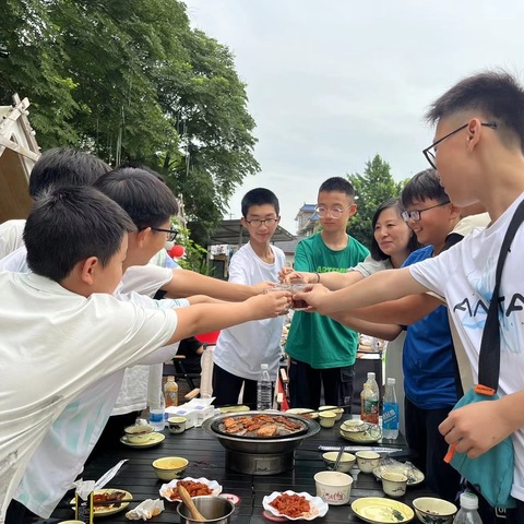 疾风劲草｜六年级下优秀作文