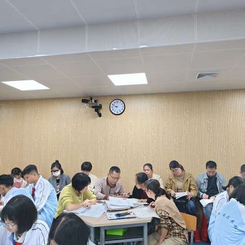 师徒结对共成长,青蓝之花开满园——海口四中初中数学组师徒结对汇报课教研活动