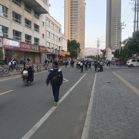 扬帆高考路                     携手筑辉煌 -----高三21班驻校工作纪实