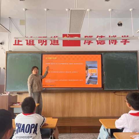 三年级萌娃解锁"加热馒头"新技能—— 德州市石芦街小学开展项目式劳动实践活动