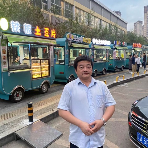 建行沈阳军区总院支行开展“多彩消保，温暖相建”走进夜市宣传活动