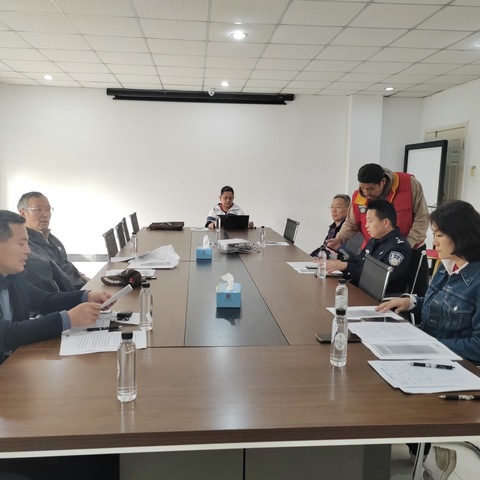 “大家商量着办”人民调解室走出去—枫丹丽舍社区，面对面协商，握手言和化干戈