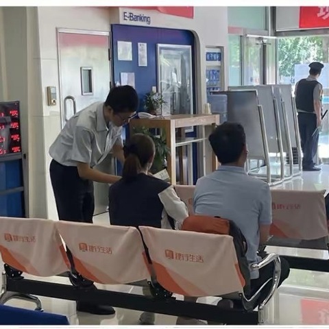 星火西路支行积极开展“普及金融知识万里行”活动