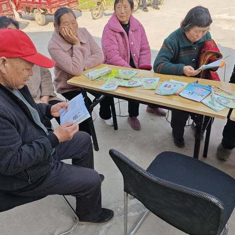 3月12日，土山岗卫生院进查寨村进行“五进”签约宣传活动