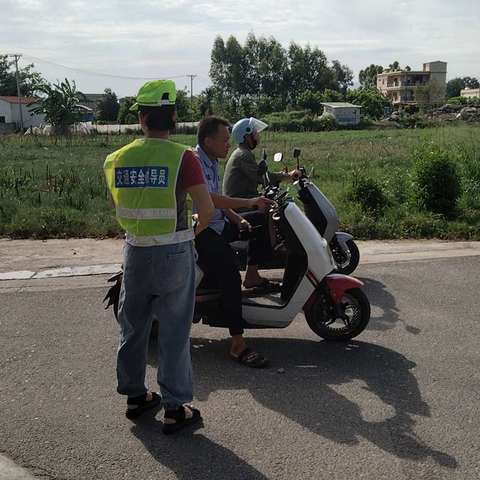 感城镇尧文村组织开展道路交通安全宣传活动