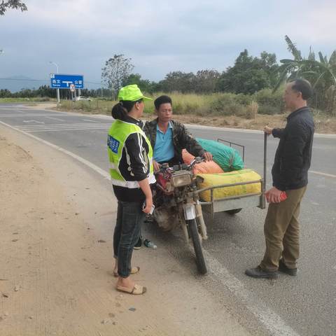 感城镇尧文村开展环境卫生整治并开展交通安全整治工作