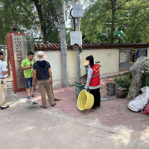 尧文村持续开展环境卫生整治工作