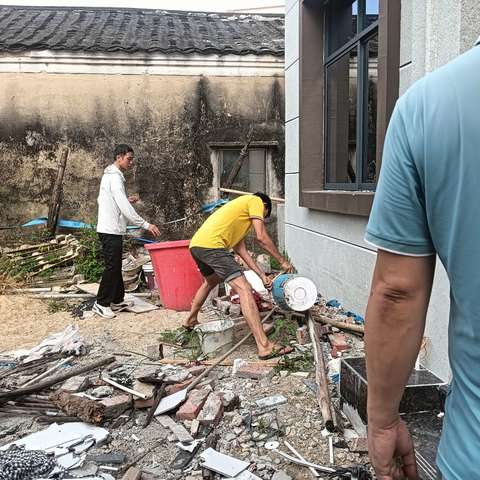 尧文村持续开展环境卫生整治工作