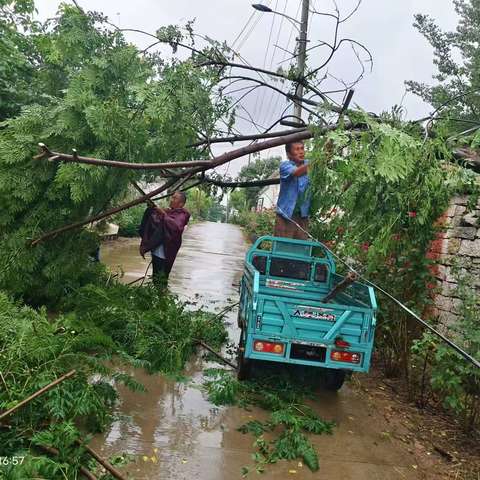 雨情就是命令，网格员于村两委众志成城防洪抗洪。
