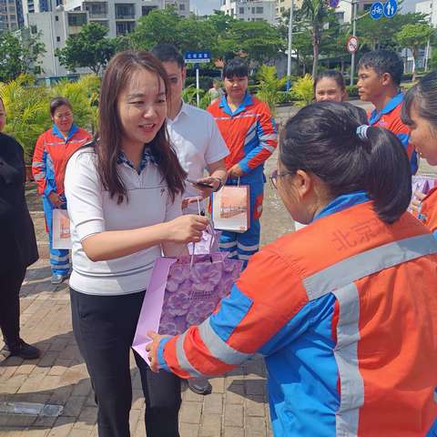 琼山区开展“五一”慰问一线工作者和督导假期重点场所安全管理工作