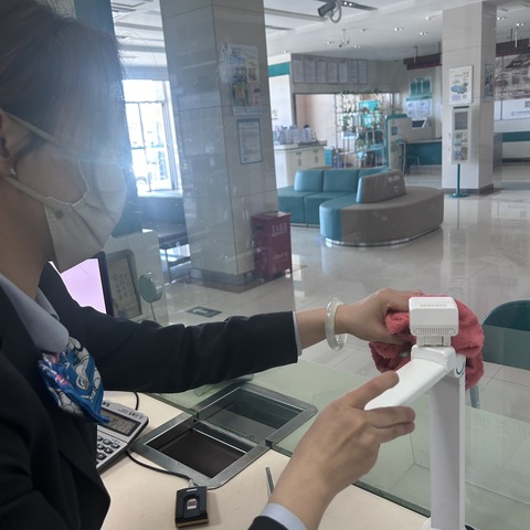 创业支行开展世界地球日活动