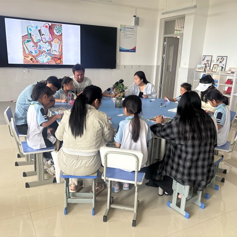 创意无限，共绘美好时光 东华路小学“小手牵大手，巧手绘书签”亲子活动