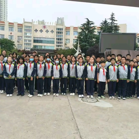 难忘的一天—725班护学岗行动日