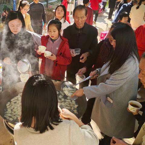 新安社区“灵蛇献瑞聚福气  饺香四溢迎新年”—“我们的节日·春节”主题活动