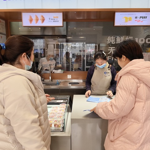 【文峰街道毓秀社区】小网格大走访 | “豫企码”贴上墙，更入心