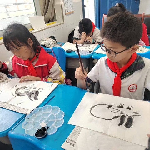 以美育人，绘染童心——流泗中心小学国画水彩课堂掠影
