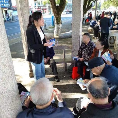 铁路安全无小事  护路宣传保平安