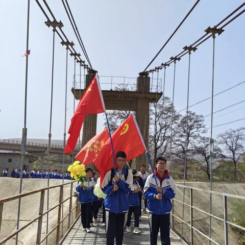 清明祭英烈  厚植爱国情