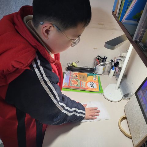 爱劳动的小朋友
