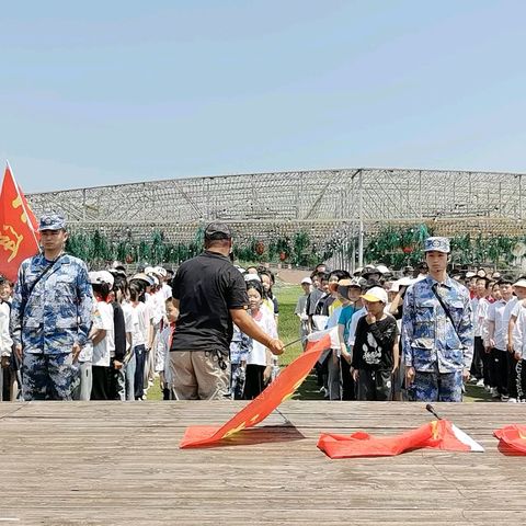 熠熠春日共奔赴 研学拾趣促成长——联小四（3）班春季研学之旅