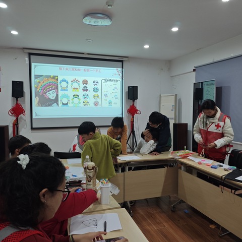 【新城区西一路红会社区、民乐社区】开展“非遗之韵  ‘童’画脸谱”手工DIY活动