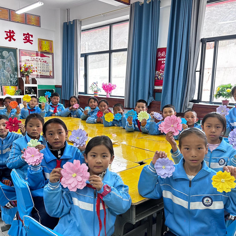 点亮成长星途  绽放校园华彩