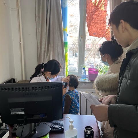 工人村社区卫生服务中心儿保科长期开展近视眼和中耳炎筛查项目，守护儿童健康成长