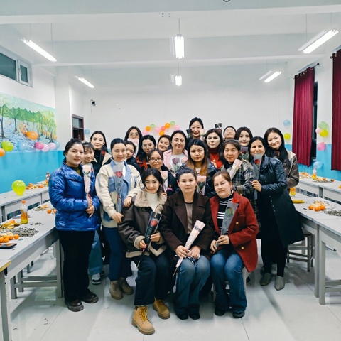 “情满三月天 爱满女神节” 和田县塔瓦库勒乡第二中心小学庆祝三八国际妇女节