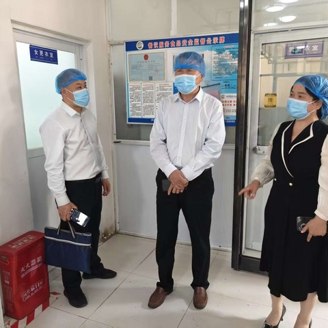 开发区综合服务中心副书记教育主管领导许付安一行莅临我校检查指导食品安全工作