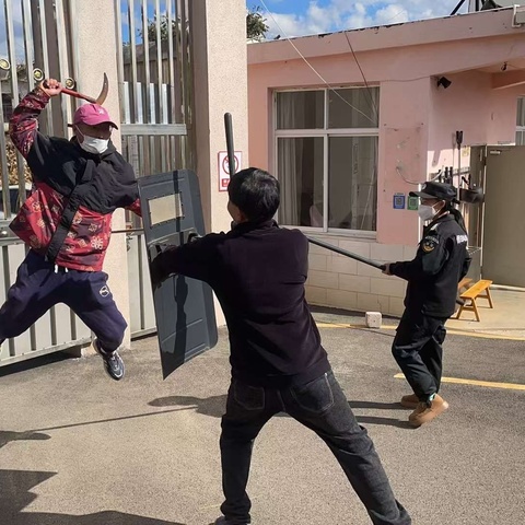 遇恐不慌，应急有方——研和玉屏小学反恐防暴演练活动