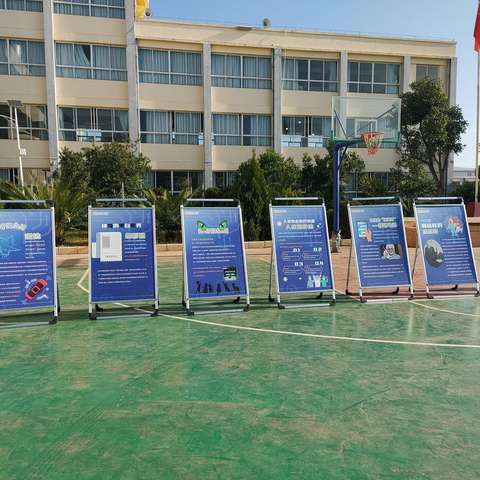 启迪科技智慧，成就科技梦想——玉溪市红塔区科技协会到研和玉屏小学开展“科普大蓬车进校园”活动