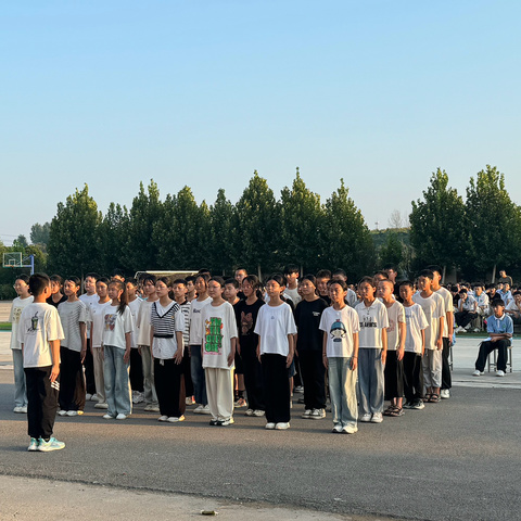 磨砺助成长，梦想正起航——盐镇一中七年级新生军训圆满结束