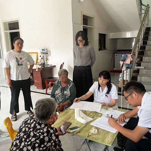 下乡办证暖人心、便民服务送到家