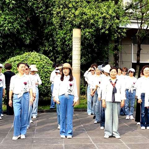 夷陵区老年大学形模基础一班户外展示课