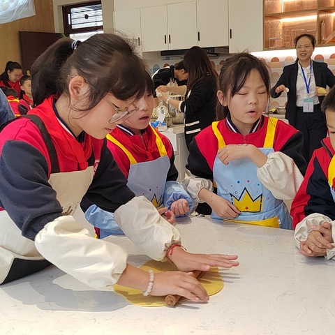 美食课堂———株洲市二中附属第三（南洲）小学1902班活动实录