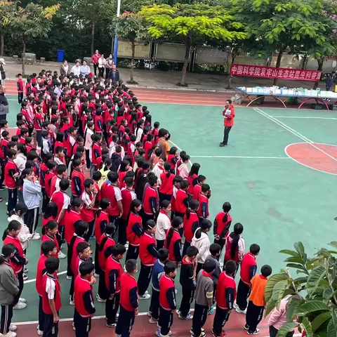 科普大篷车助推“双减”走进兴和校园