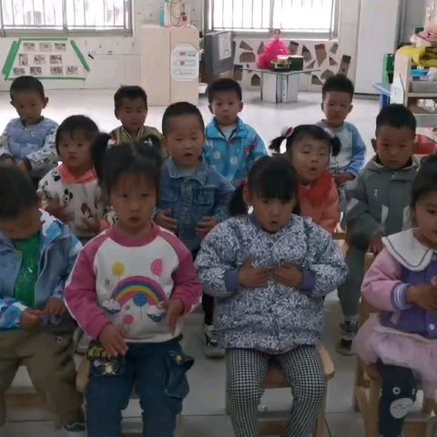 固河镇中心幼儿园托班 四月份班级群分享