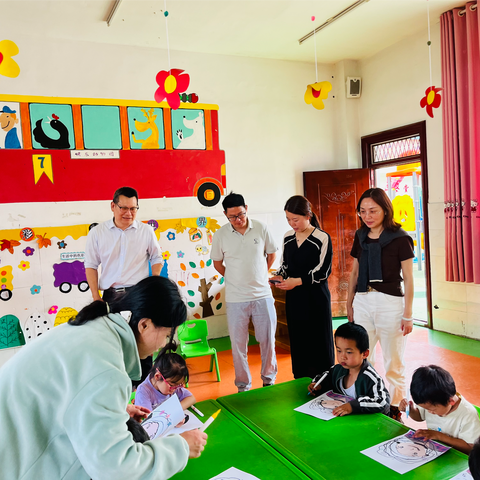 携手同行，共赴美好 广信区第十一幼儿园到广信区罗桥街道坂头村中心幼儿园送教帮扶活动