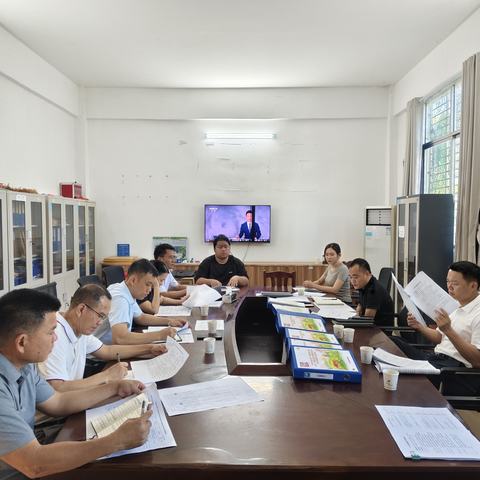 方才健到十月田镇检查巩固衔接考核反馈问题整改情况、调研和美乡村项目及其他乡村振兴工作