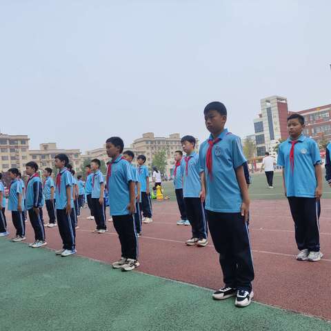 诚睦路小学 国旗班社团10.16