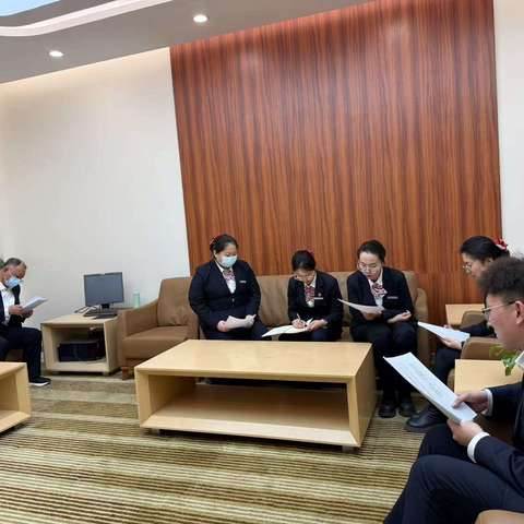 东街支行召开了第三期“学制度、提能力、促合规”学习夕会