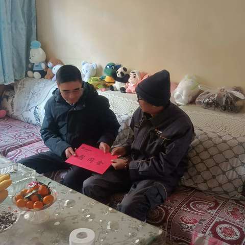 寒冬慰问送温暖 浓浓关怀暖人心