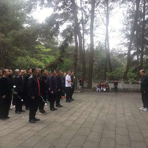 树牢总体国家安全观 筑牢民族复兴根基暨清明祭扫活动