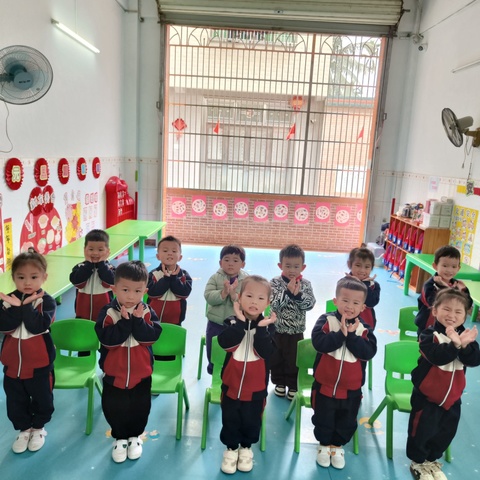 “欢歌笑语送祝福，辞旧迎新贺新年”  伍园家家乐幼儿园小班十二月份和一月份美篇